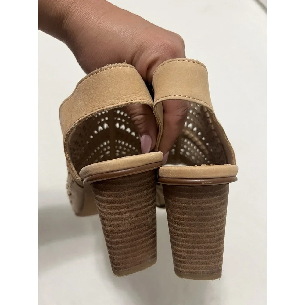 Vince Camuto Perforated Suede Tan Sandals Open Toe Boho Western Zip Booties 7.5‎